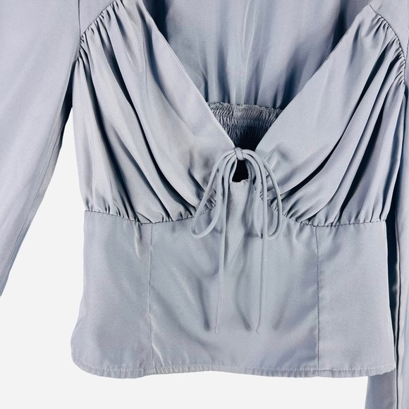 Abercrombie & Fitch Blue Cropped V Neck Top Tie Front Size XS Blouse Smocked - Picture 4 of 7